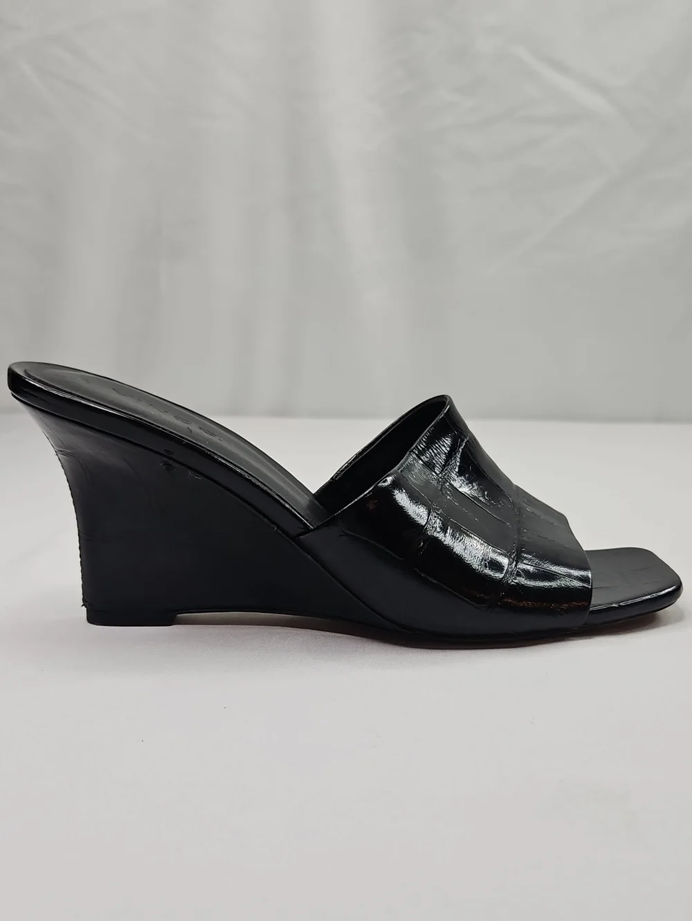 Vince Pia 75MM Crocodile Embossed Leather Sandals Size 6.5